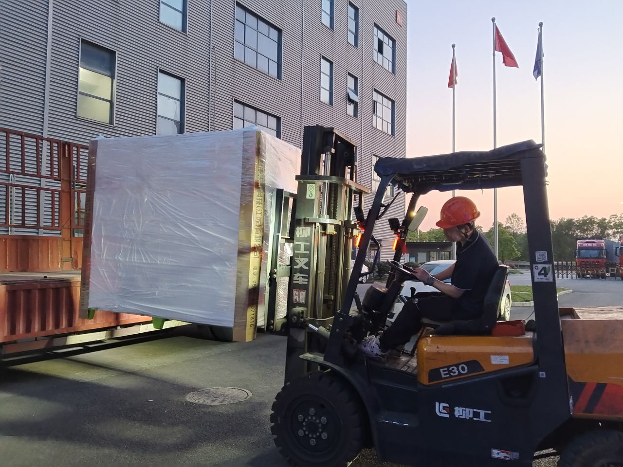 XJR PUMP Ships Fully Intelligent Industrial Filter System Worldwide